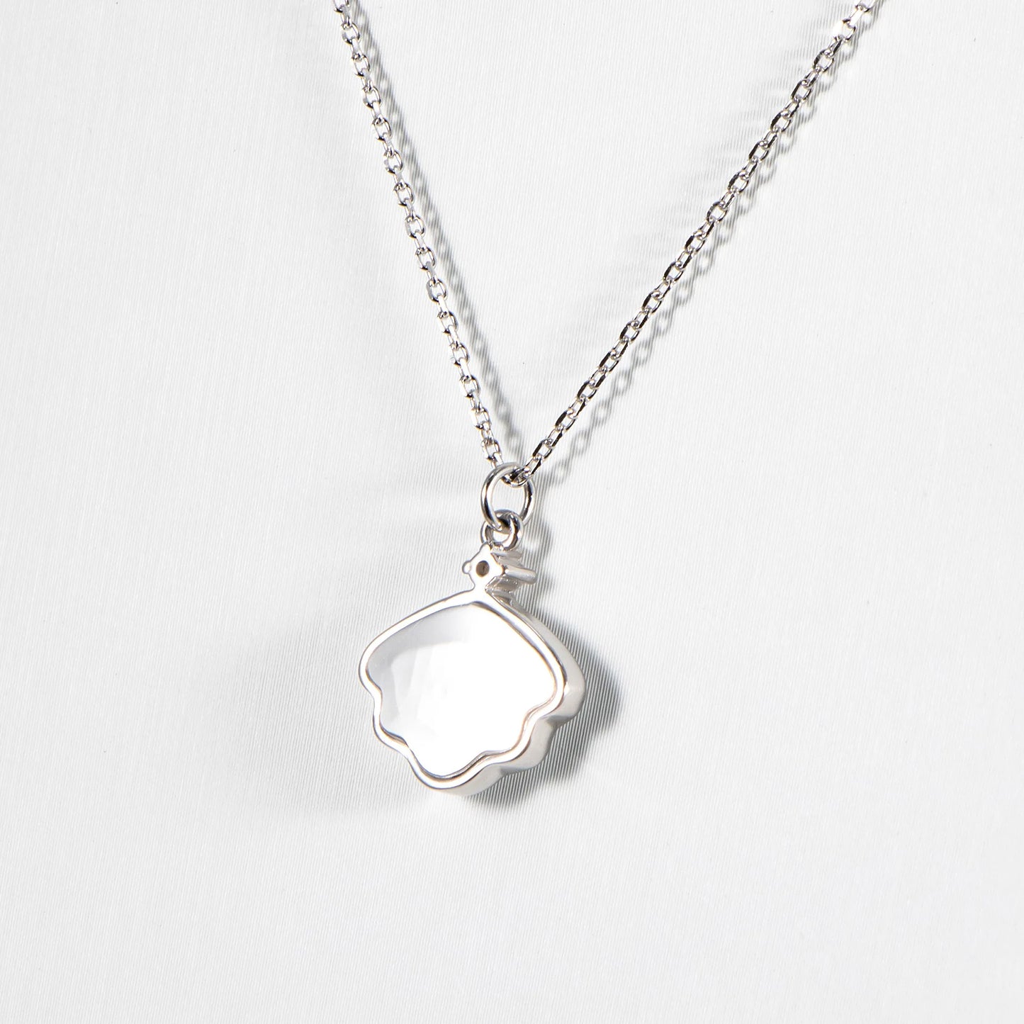 LOVE SHADOW NECKLACE