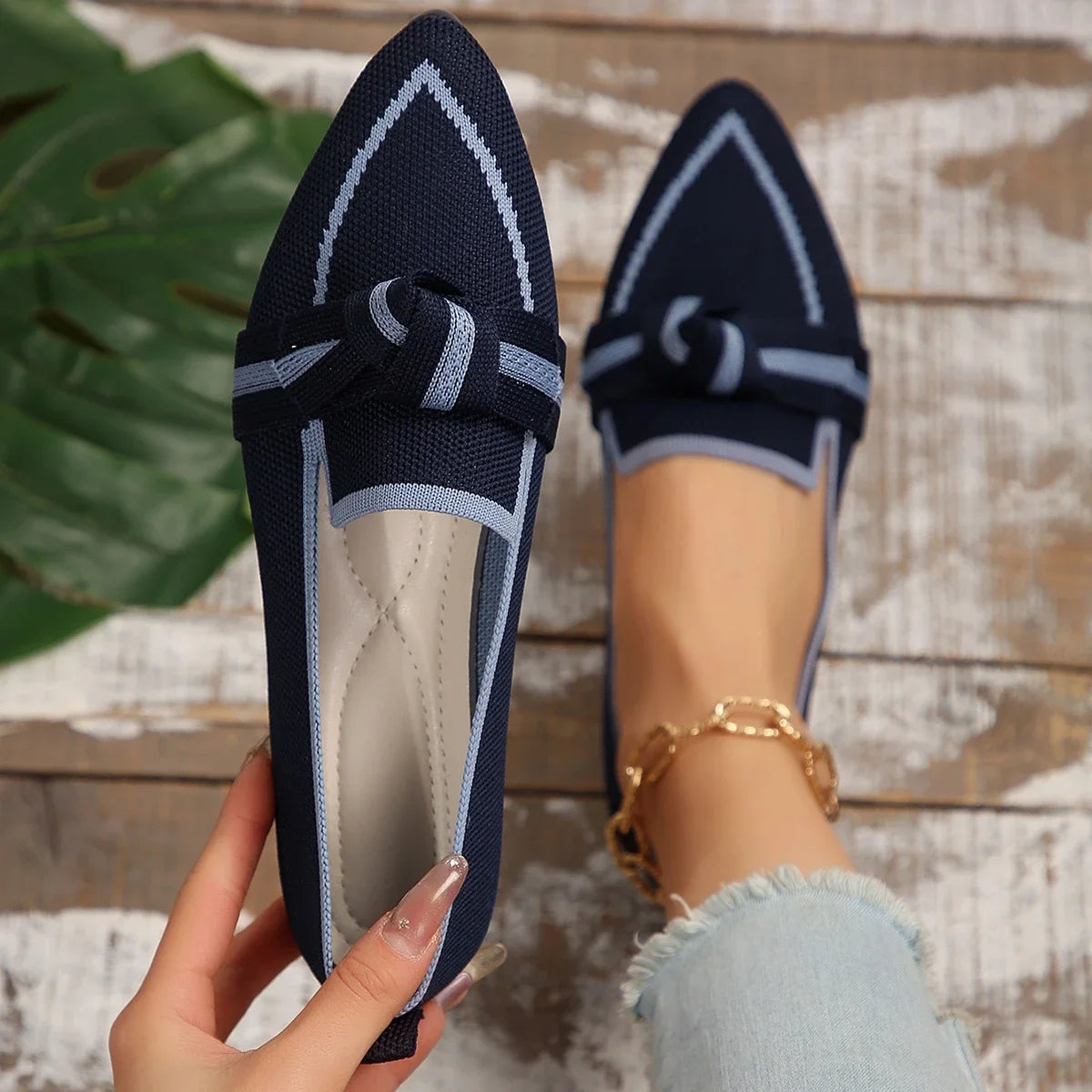 LUXBUTTERFLY POINTED TOE FLATS